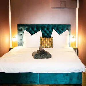 https://super-stylish-designer-flat-in-berlins-best-place.find-berlin-hotels.com
