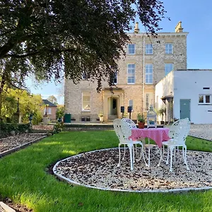 https://railway-house-york-by-chateau-anna.yorkshirehotels.net